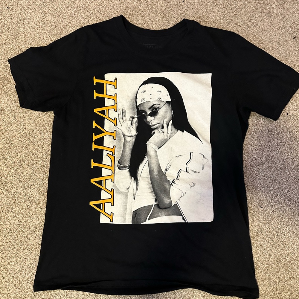 Black Graphic mens T-Shirt
